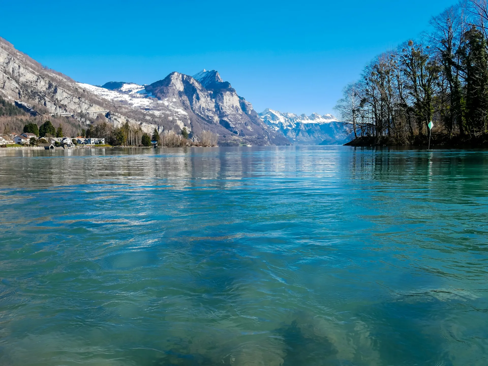 Die Churfirsten-Kette über dem Walensee